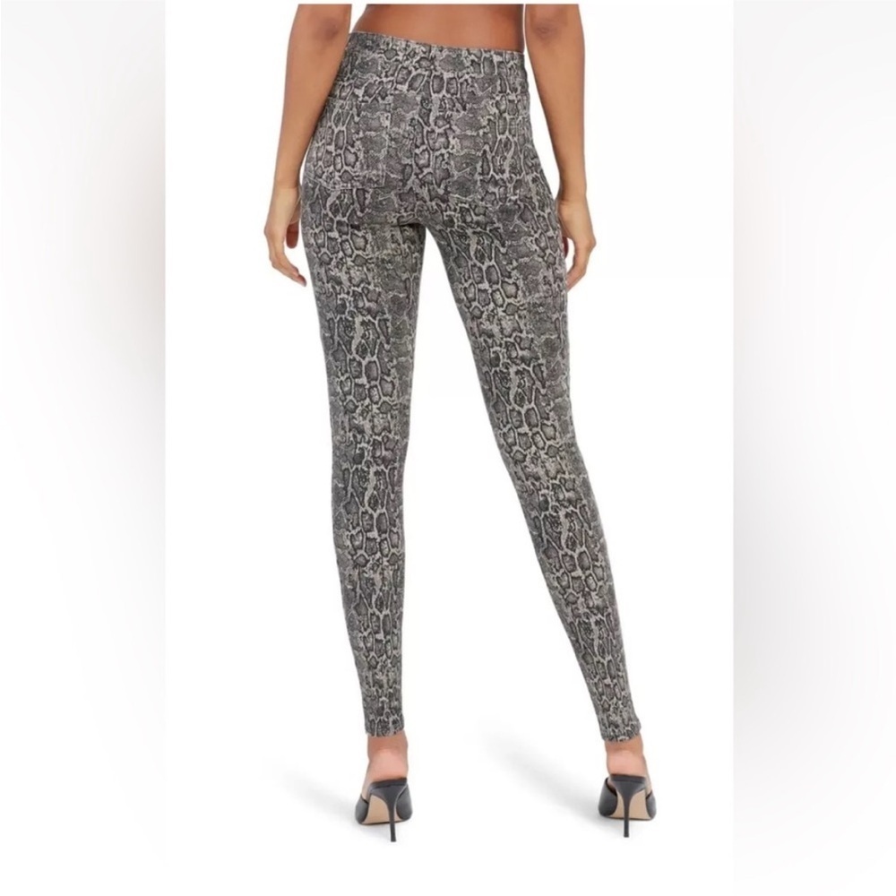 Spanx Jean-ish Ankle‎ Stretch Pull On Pants Womens Medium 20018R Snake Print